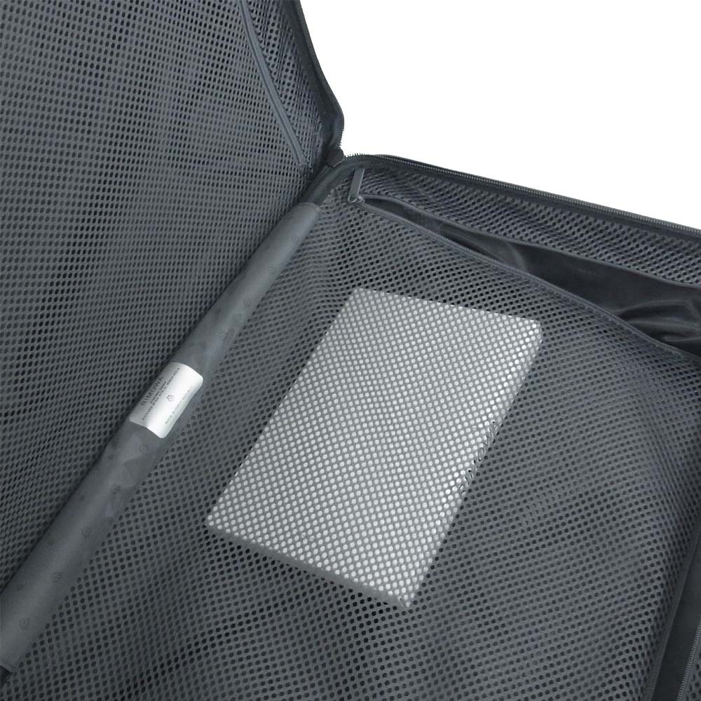RIMOWA リモワ 82352624 エッセンシャル ライト キャビン S 31L 四輪 マルチホイール ブラック系【新古品】【未使用】【中古】