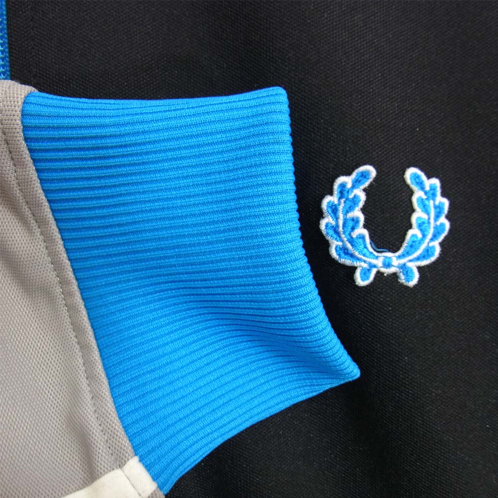 FRED PERRY フレッドペリー J6219 TWIN TAPE TRACK ロゴ刺? ツインタイプ トラック ジャケット ブラック系 S【中古】