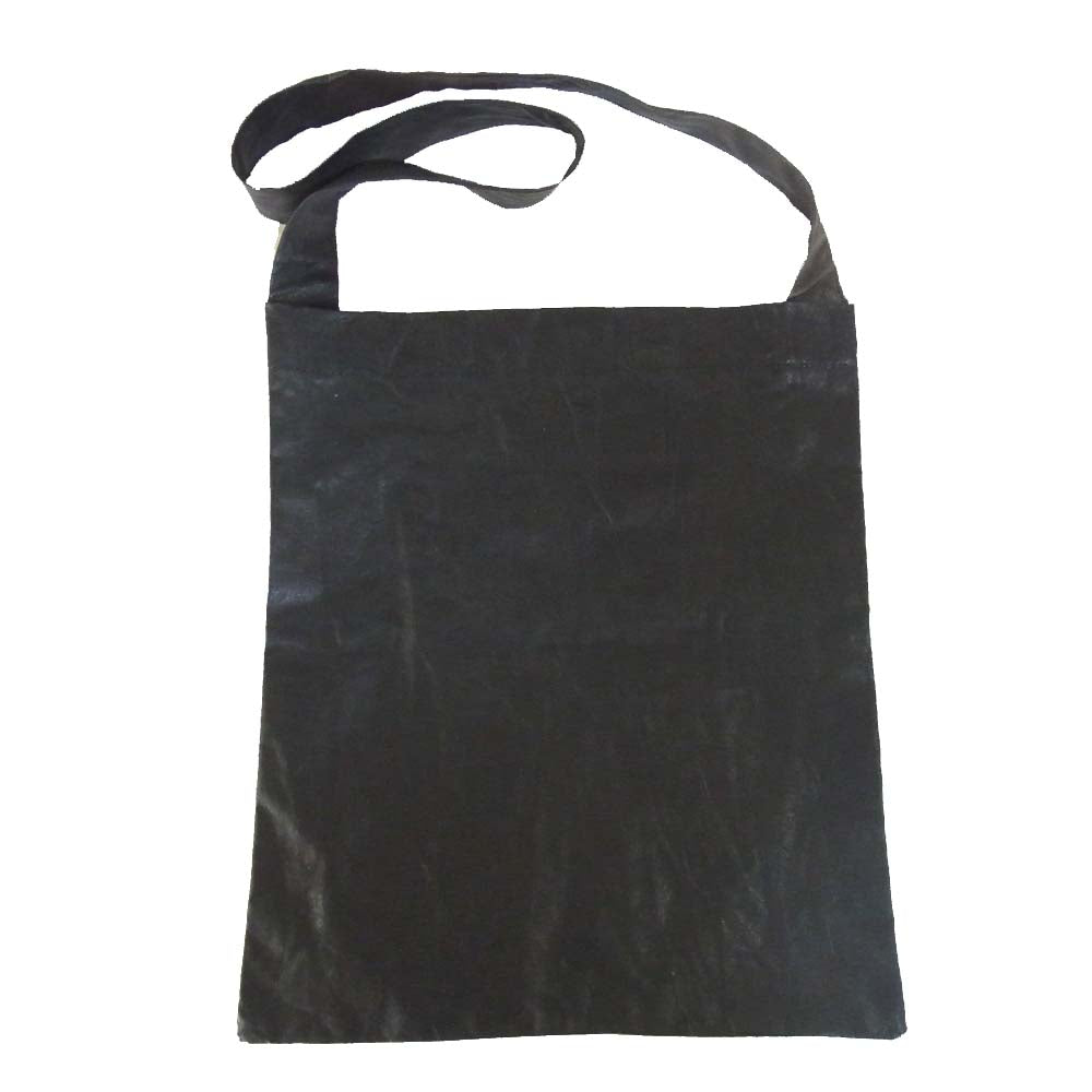 イサムカタヤマバックラッシュ 肩掛け レザー ショルダーバッグ ブラック系【中古】