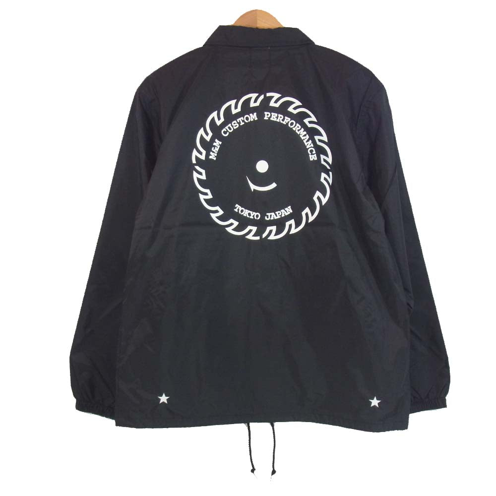 エムアンドエムカスタムパフォーマンス PRINT WINDBREAKER プリント ウィンドブレーカー コーチジャケット ブラック系 L【新古品】【未使用】【中古】