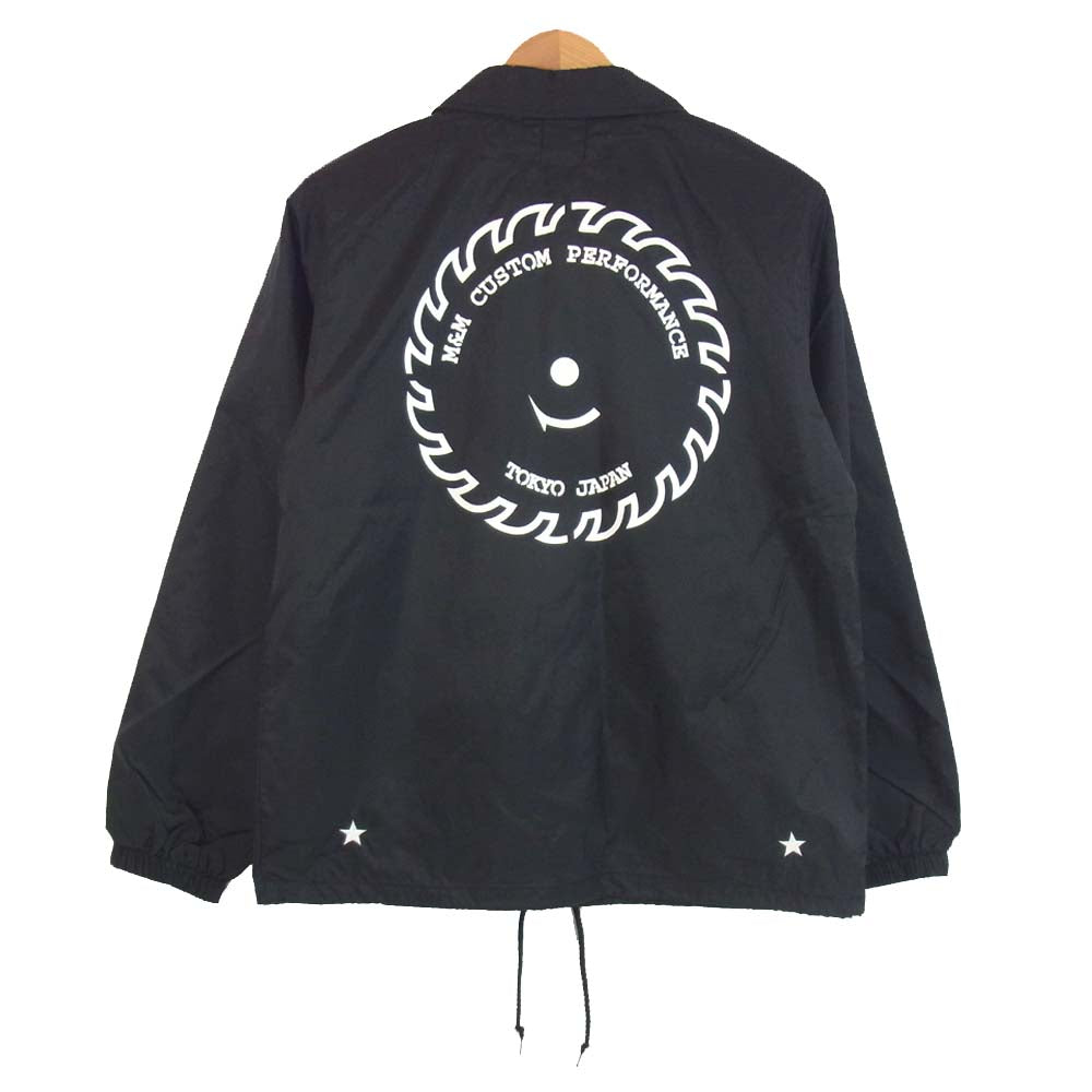 エムアンドエムカスタムパフォーマンス PRINT WINDBREAKER プリント ウィンドブレーカー コーチジャケット ブラック系 S【新古品】【未使用】【中古】