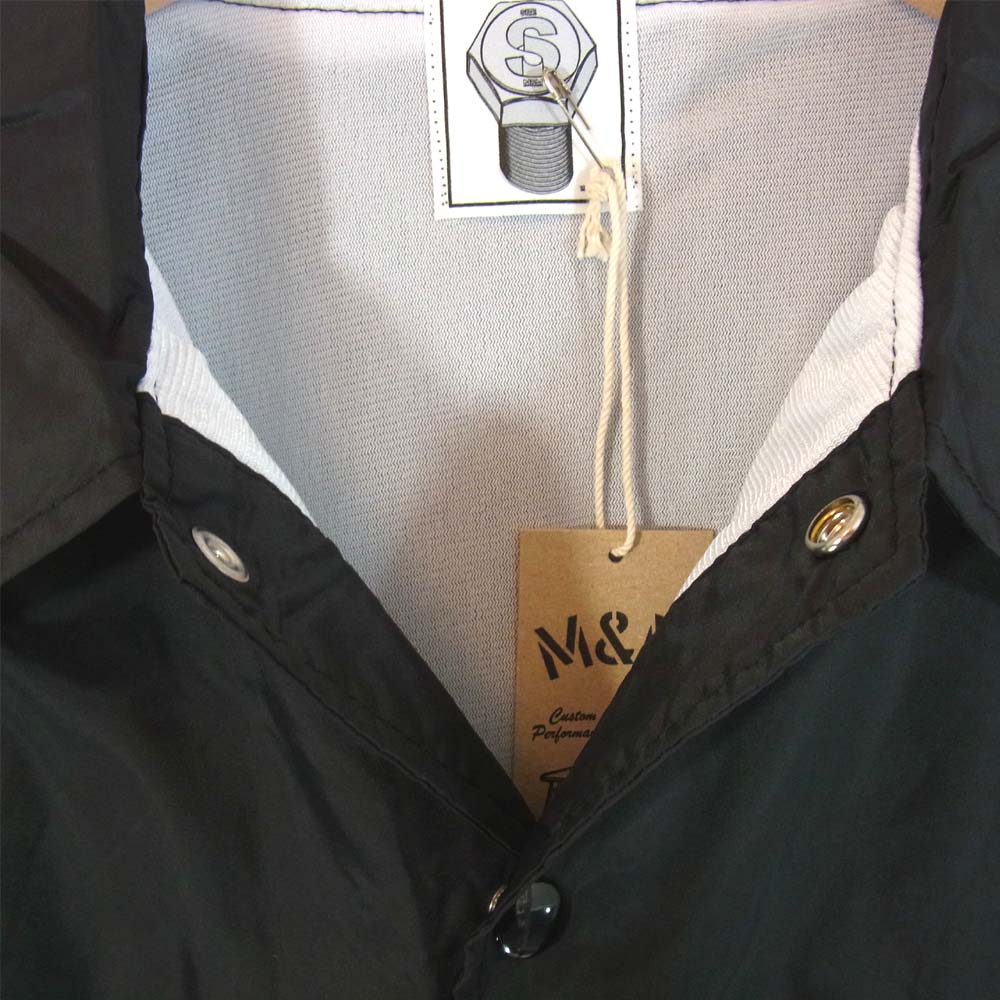 エムアンドエムカスタムパフォーマンス PRINT WINDBREAKER プリント ウィンドブレーカー コーチジャケット ブラック系 S【新古品】【未使用】【中古】