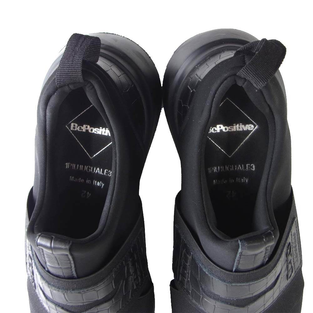 ウノピゥ ウノウグァーレトレ BePositive 型押し スニーカー スリッポン ブラック系 42【中古】