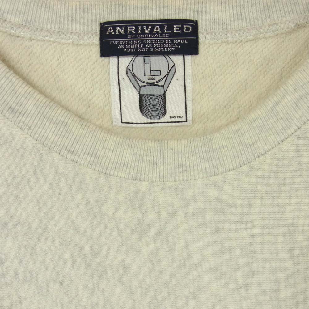 エムアンドエム アンライバルド ANRIVALED バックスター 刺繍 クルーネック スウェット ライトグレー系 L【中古】
