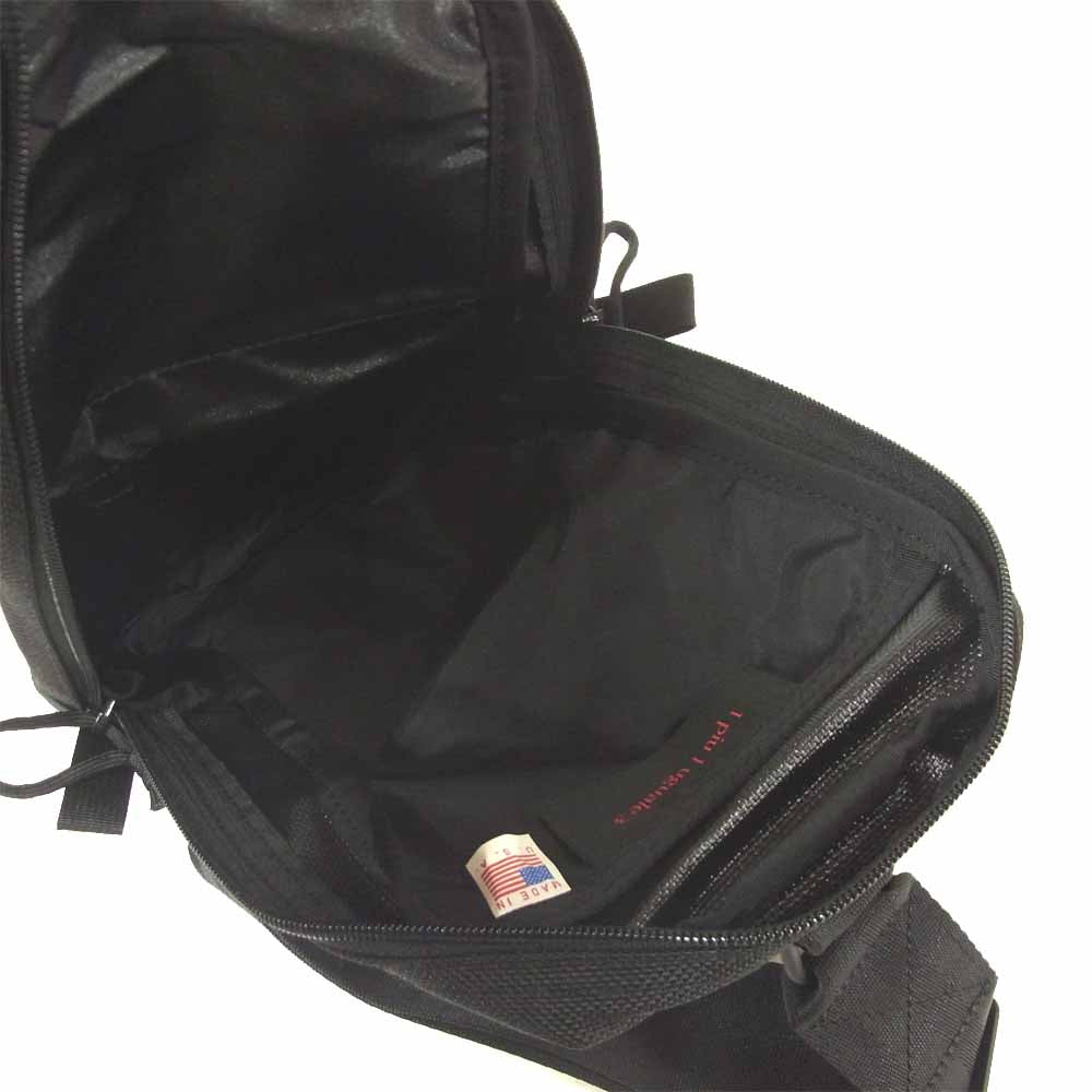 ウノピュウノウグァーレトレ BRIEFING ブリーフィング ボデイーバッグ ワンショルダー ブラック系【美品】【中古】