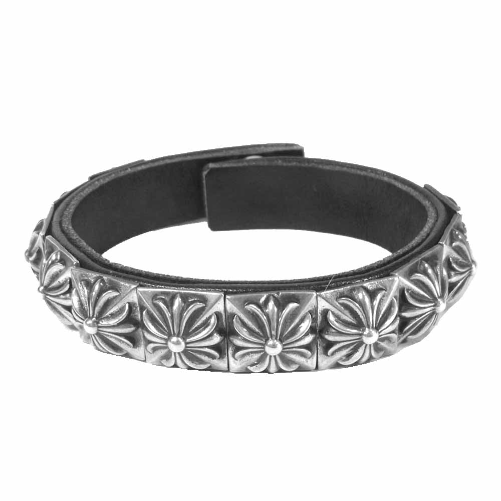 CHROME HEARTS クロムハーツ（原本有） ZERO PYRMD STDS SNGL ピラミッドスタッズ シングル レザー ブレスレット ブラック系 シルバー系【中古】
