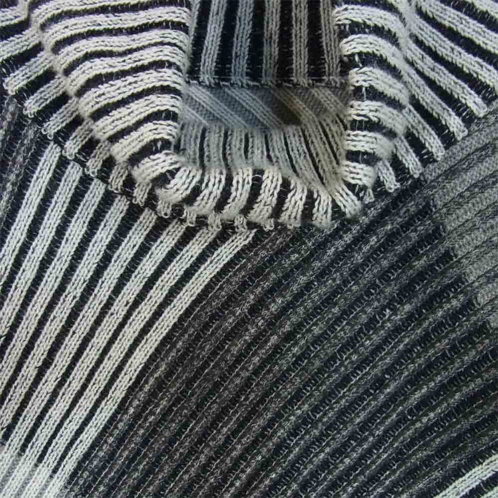 ISSEY MIYAKE イッセイミヤケ IM54KN507 バイアスリブ ドルマンスリーブ タートルネック ニット 黒白系 2【美品】【中古】