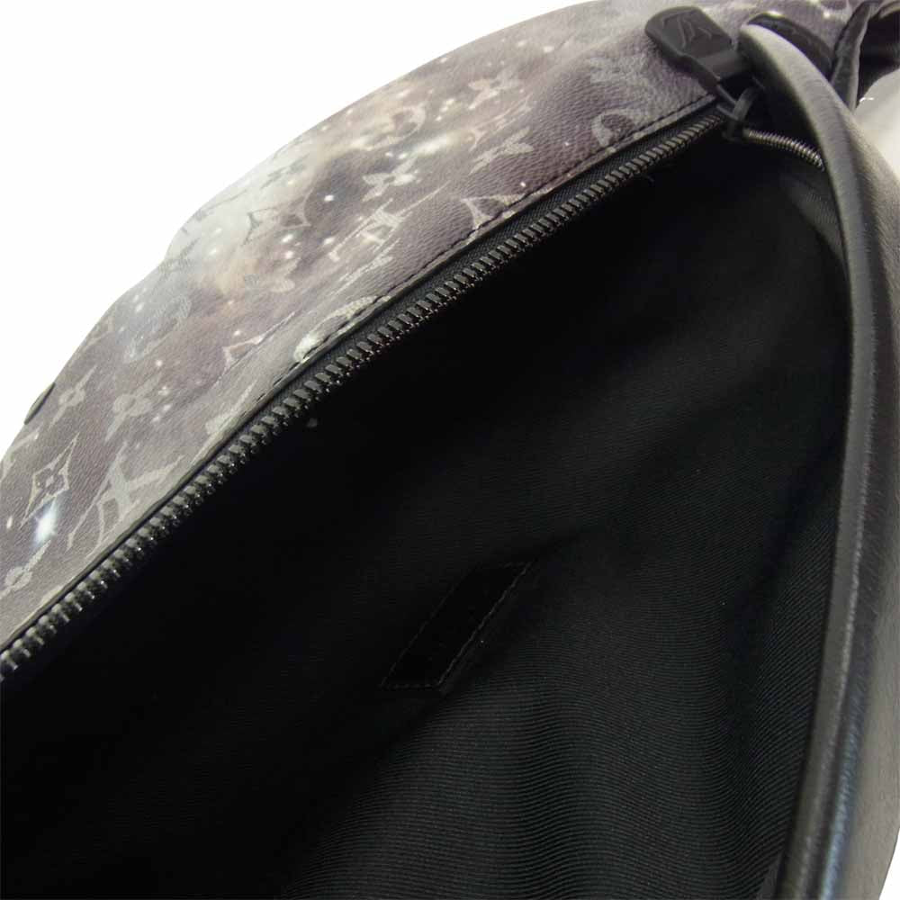 LOUIS VUITTON ルイ・ヴィトン 19SS M44444 モノグラム ギャラクシー ディスカバリー バムバッグ ブラック系 ホワイト系【極上美品】【中古】