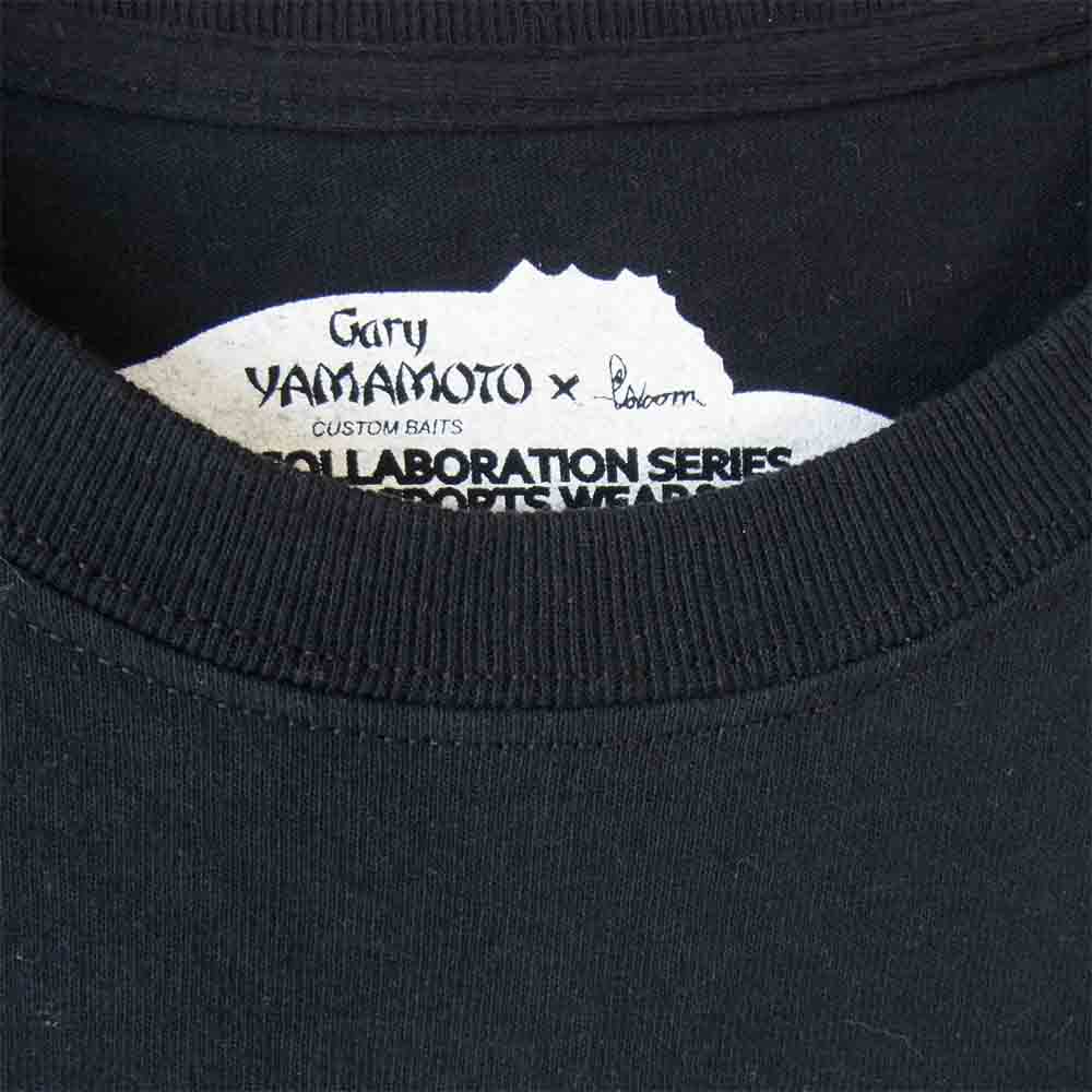 サイコム × Gary YAMAMOTO ゲーリーヤマモト ブラックバス ロゴプリント ポケット Tシャツ ブラック系 L【中古】