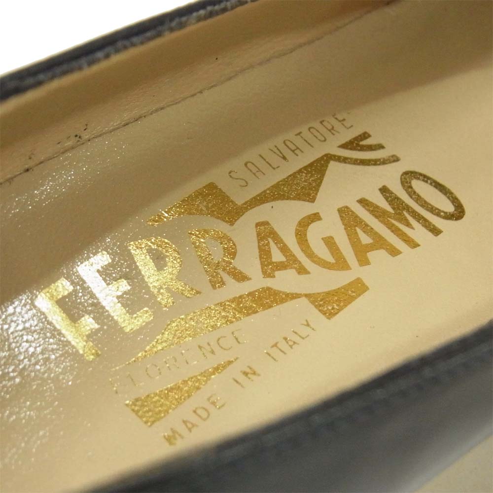 Salvatore Ferragamo サルヴァトーレフェラガモ パンプス DQ 43099 149 イタリア製 ダークネイビー系 5.5C【中古】