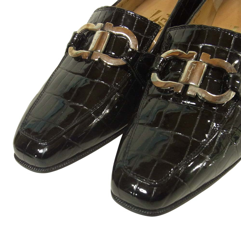 Salvatore Ferragamo サルヴァトーレフェラガモ 型押し パンプス DQ 54029 233 イタリア製 ブラック系 5.5D【中古】