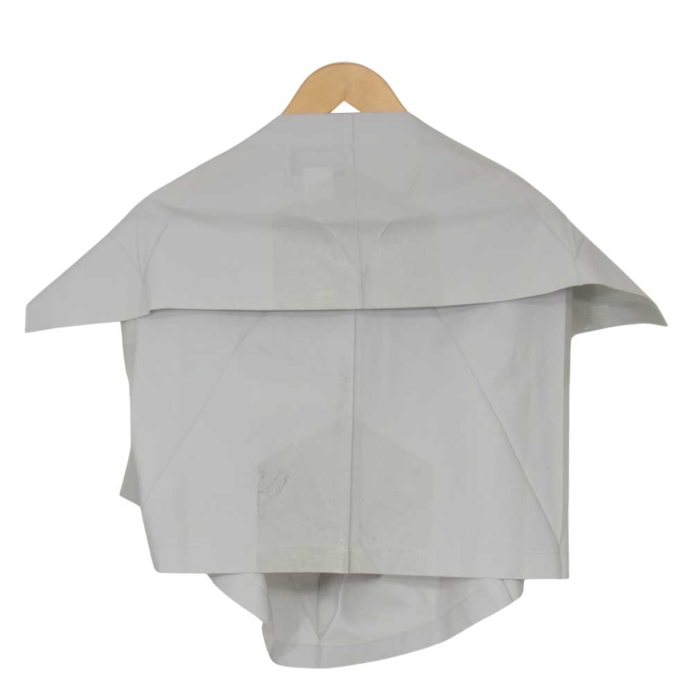 イッセイミヤケ 132 5. IL21-FG507 平面立体 変形 キャミソール グレー系 3【中古】