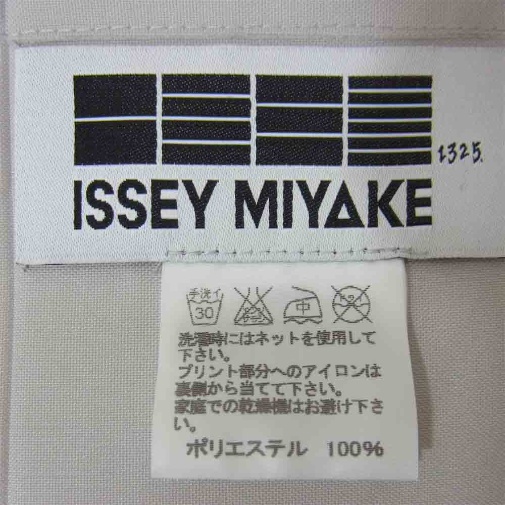 イッセイミヤケ 132 5. IL21-FG507 平面立体 変形 キャミソール グレー系 3【中古】