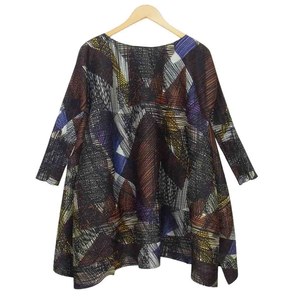 プリーツプリーズ ISSEY MIYAKE イッセイミヤケ PP03-JT672 横プリーツ 総柄 変形 フレア トップス ブラック系 3【美品】【中古】