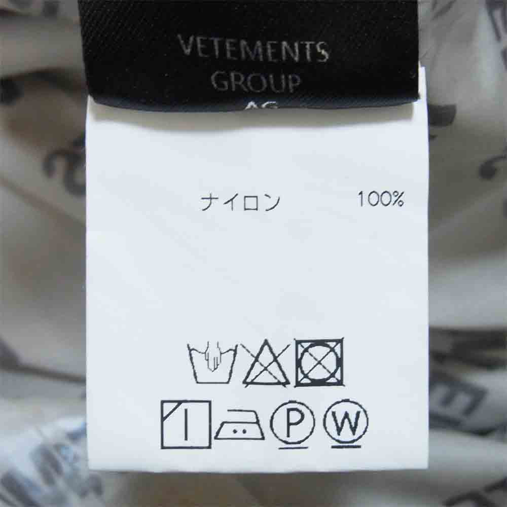VETEMENTS ヴェトモン 18AW UAH19JA301 RAINCOAT ロゴ 総柄 ナイロン レインコート ベージュ系【中古】
