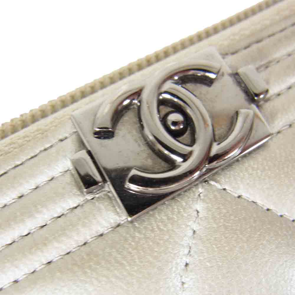 CHANEL シャネル  A80815 ボーイシャネル マトラッセ キャビアスキン ラウンド ジップ ファスナー 長財布 グレー系【中古】