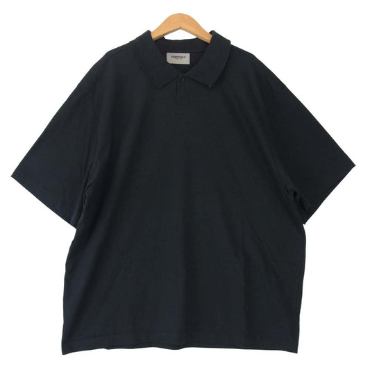 FEAR OF GOD フィアオブゴッド ESSENTIALS Short Sleeve Polo バックロゴプリント 半袖ポロシャツ ブラック系 L【中古】