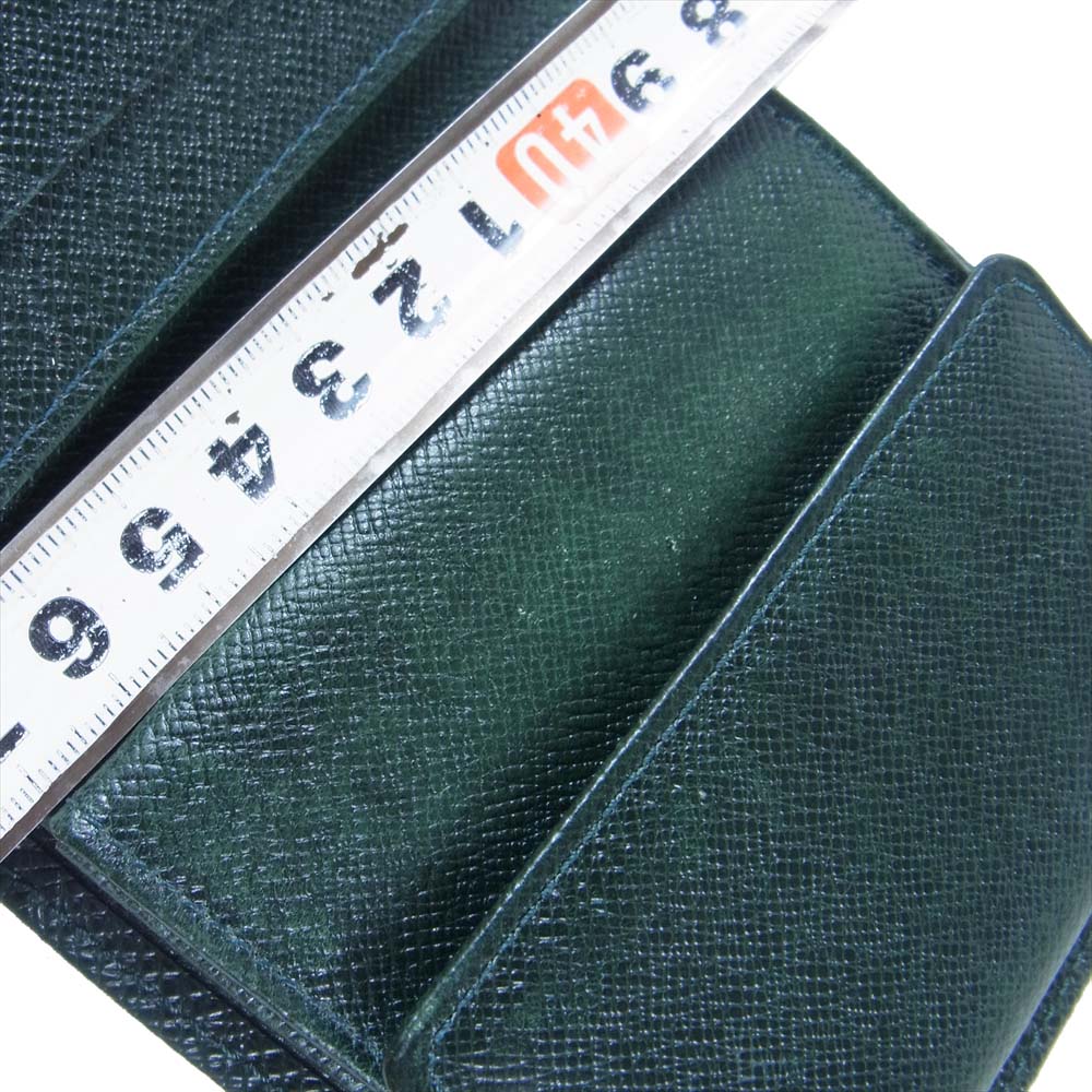 LOUIS VUITTON ルイ・ヴィトン M30452 タイガ ポルト ビエ 3カルト クレディ ウォレット 深緑系【中古】