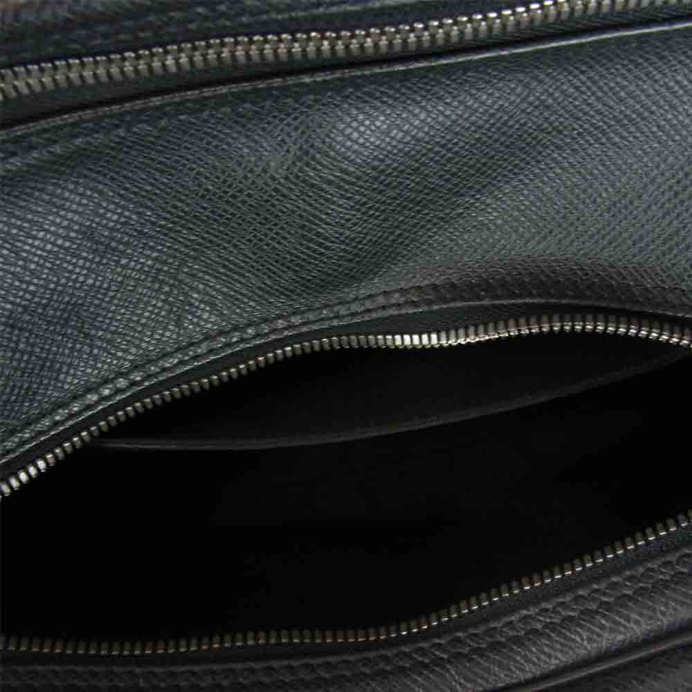 LOUIS VUITTON ルイ・ヴィトン M30152 タイガ リポーター ショルダー バッグ ブラック系【中古】