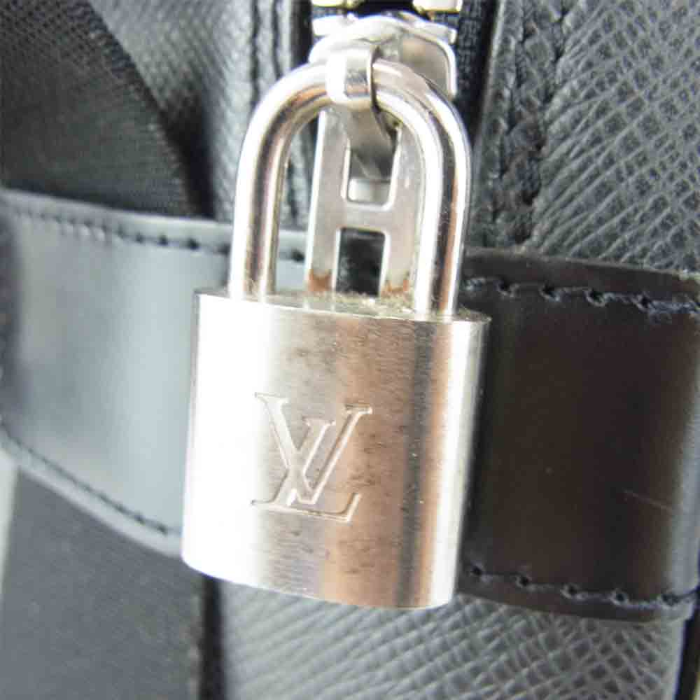 LOUIS VUITTON ルイ・ヴィトン M30152 タイガ リポーター ショルダー バッグ ブラック系【中古】