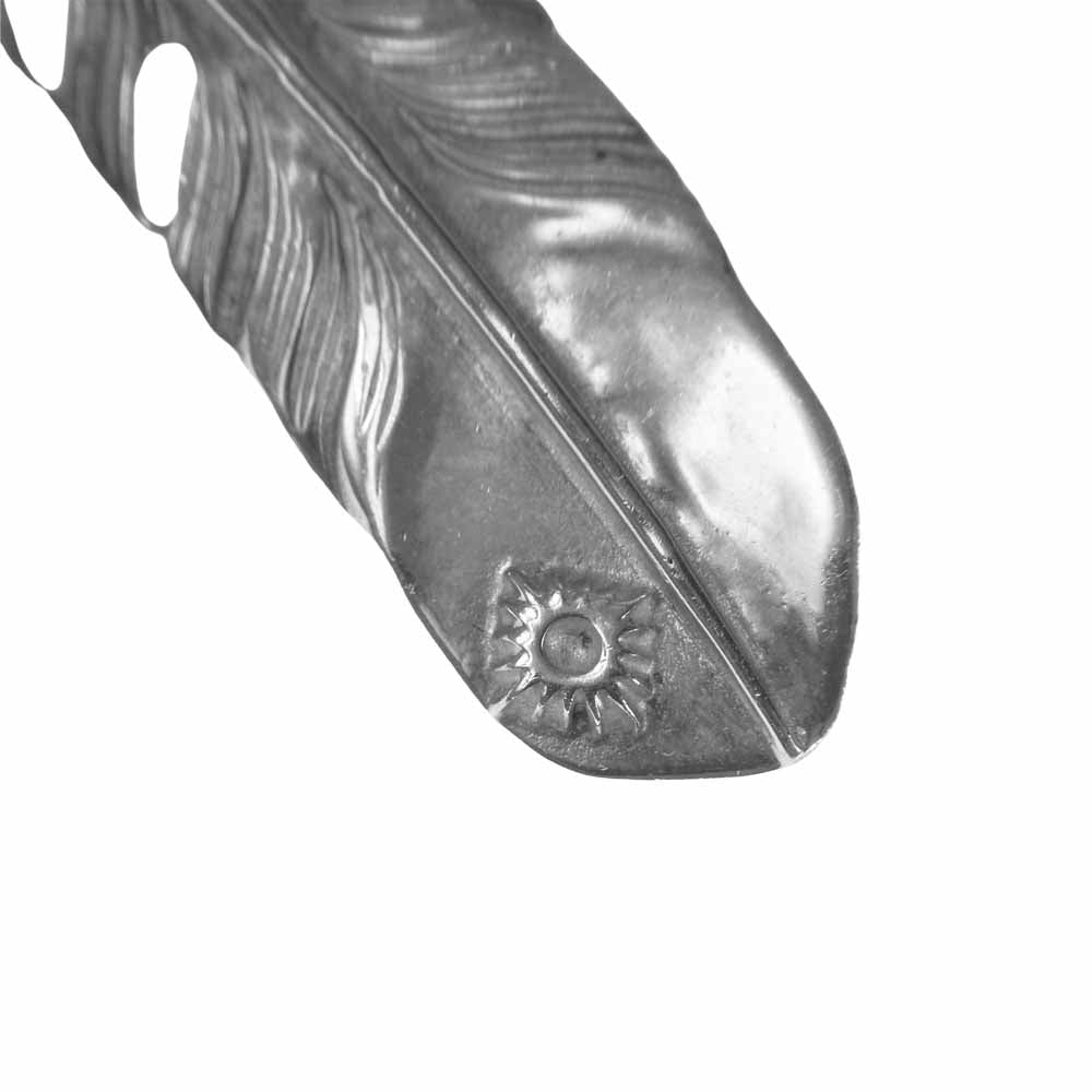 ARIZONA FREEDOM アリゾナフリーダム T-53g K18 太陽神 唐草 フェザー 50ｍｍ ペンダント シルバー系【中古】