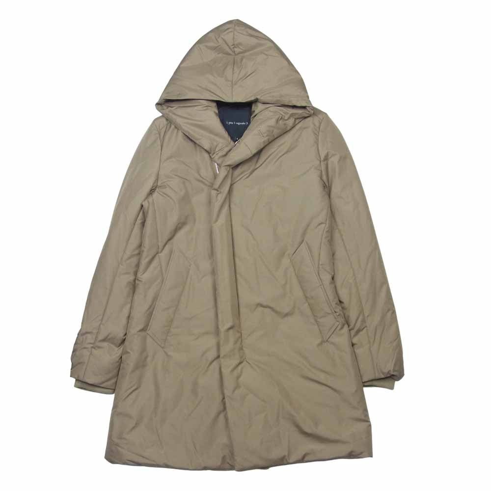 1piu1uguale3 ウノピュウノウグァーレトレ MRC105 POE147 NEXT WRAP HOODED ネクスト ラップ フーデッド 中綿 コート ジャケット ベージュ系 Ⅲ【美品】【中古】