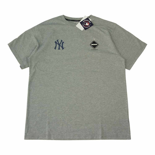 F.C.R.B. エフシーアールビー FCRB-212022 MLB TOUR MATCH TEE ヤンキース Tシャツ グレー系 XL【新古品】【未使用】【中古】