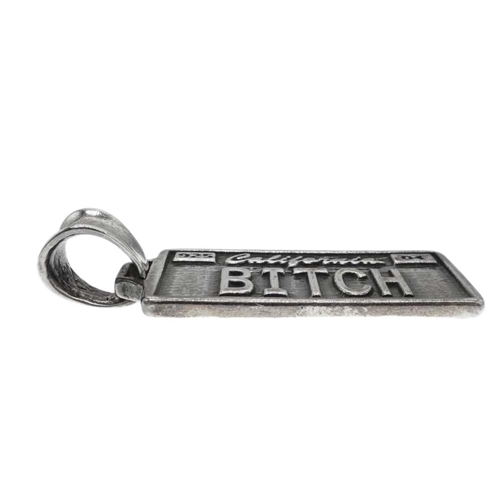 TRAVIS WALKER トラヴィスワーカー ライセンスプレート BITCH シルバー系【中古】