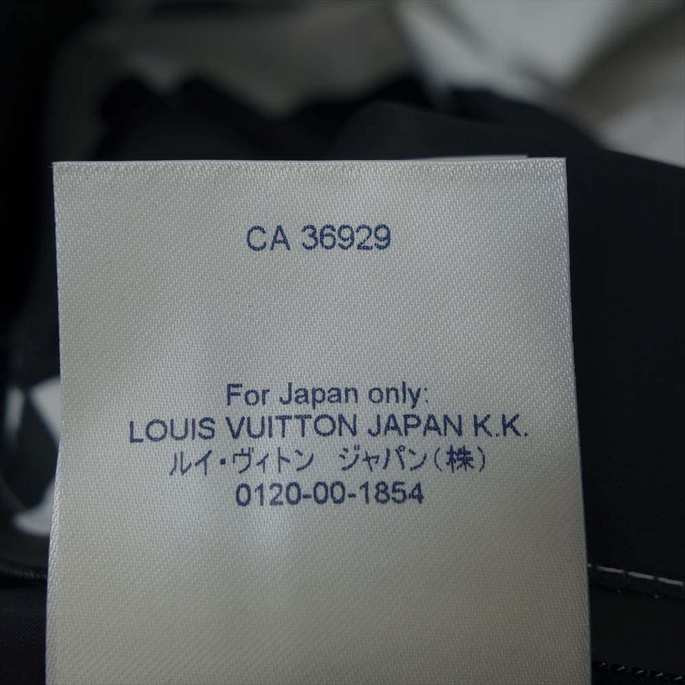 LOUIS VUITTON ルイ・ヴィトン 1A98AR 国内正規品 ボンデッド グラフィック シェル ジャケット ホワイト系 ブラック系 52【美品】【中古】