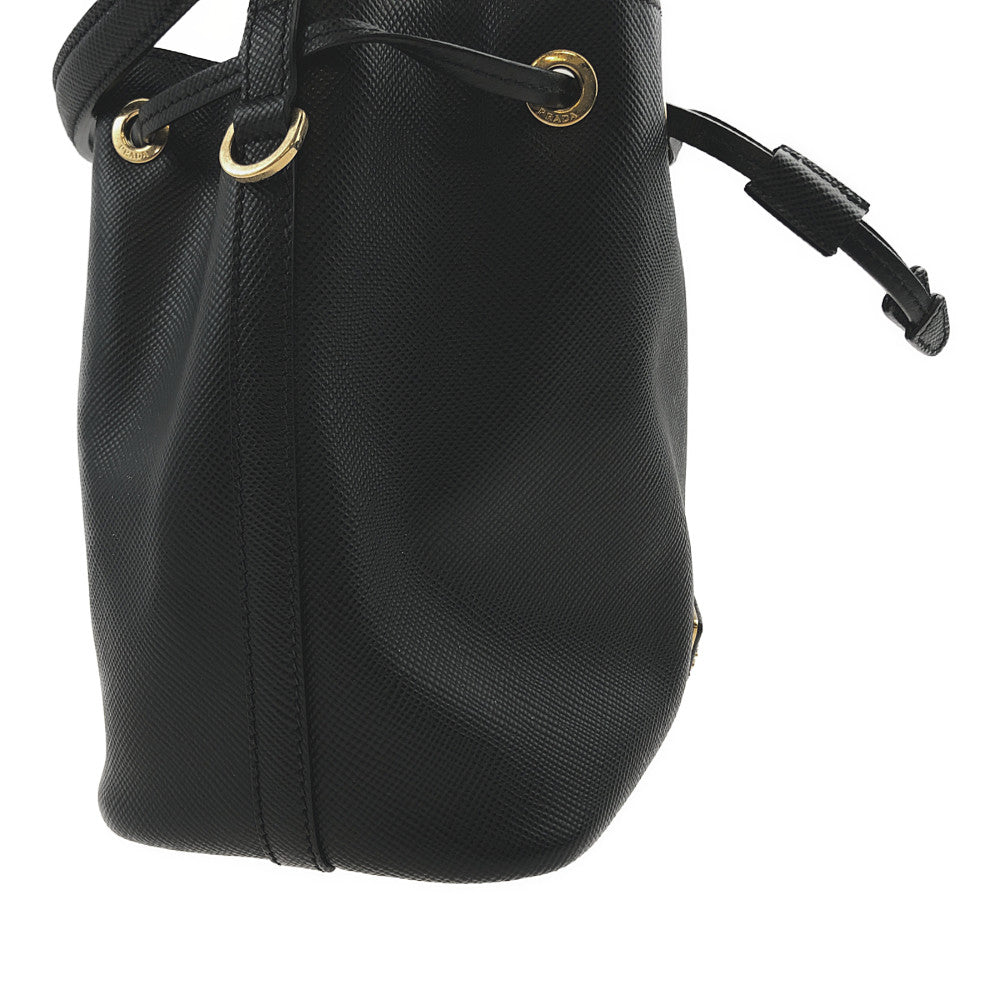 PRADA プラダ 1BE032 サフィアーノ レザー 巾着 ロゴ 2way バケット ハンド ショルダー バッグ ブラック系【中古】