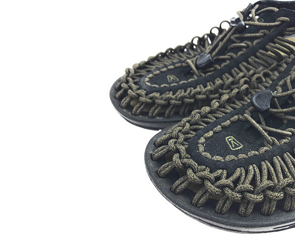 KEEN キーン 1023053 UNEEK ユニーク スポーツ サンダル  ブラック系 カーキ系 26.5cm【中古】