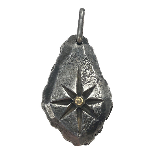 BIGHAND ビッグハンド 購入時ギャランティカード付属 特大 不定形 SUN サン メタル付き タタキ ペンダントトップ シルバー系【中古】