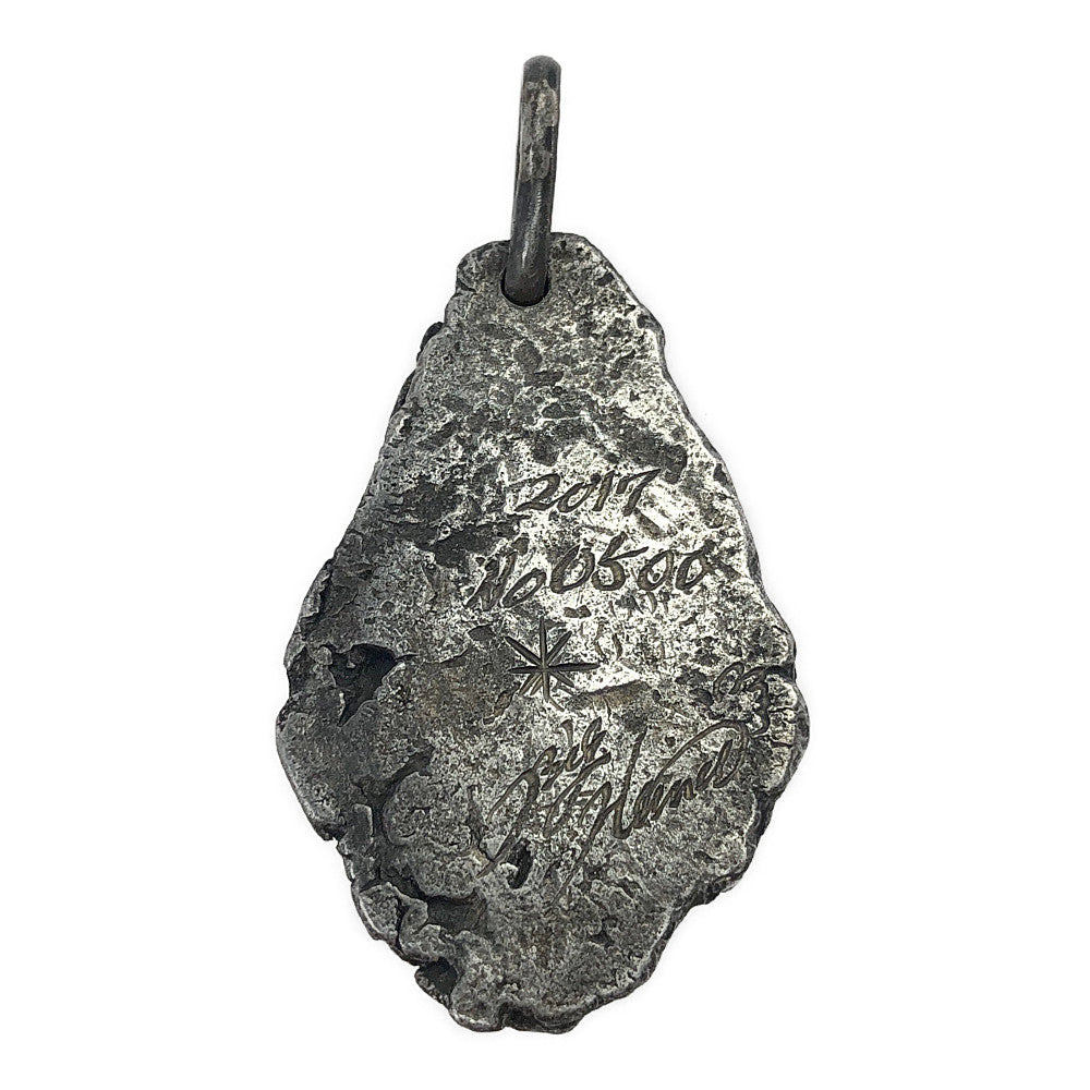 BIGHAND ビッグハンド 購入時ギャランティカード付属 特大 不定形 SUN サン メタル付き タタキ ペンダントトップ シルバー系【中古】