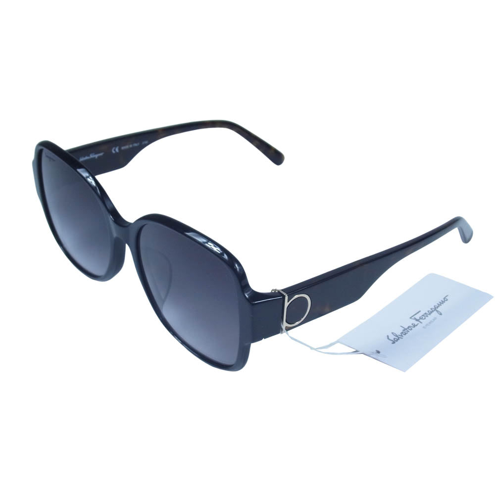Salvatore Ferragamo サルヴァトーレフェラガモ SF1001SA 006 ガンチーニ アジアンフィット サングラス ブラック系 57□17 145【美品】【中古】