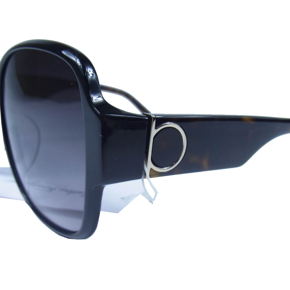 Salvatore Ferragamo サルヴァトーレフェラガモ SF1001SA 006 ガンチーニ アジアンフィット サングラス ブラック系 57□17 145【美品】【中古】