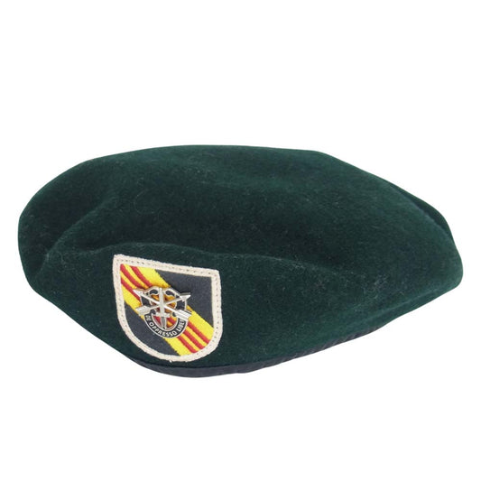 The REAL McCOY'S ザリアルマッコイズ beret mans wool l.r.r.p ウール フェルト ベレー帽 刺繍ベース 金属記章 グリーン ベレー グリーン系 7 3/4【中古】