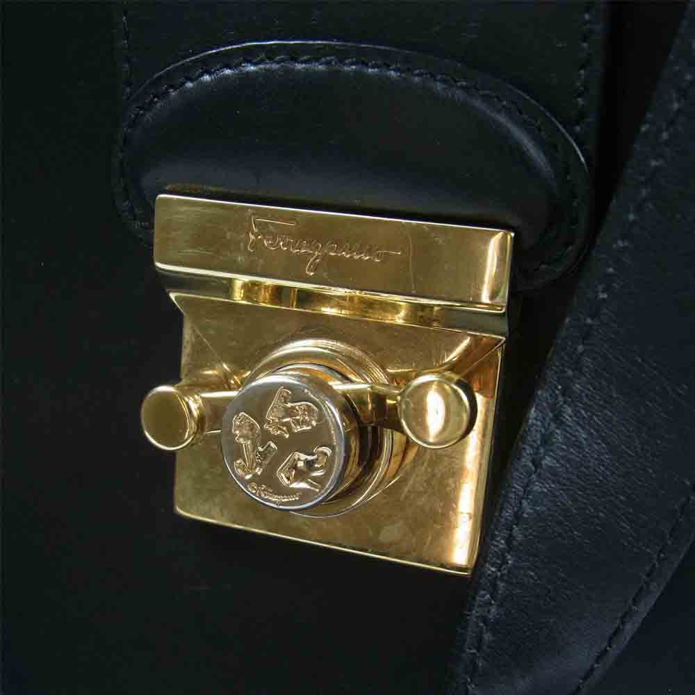 Salvatore Ferragamo サルヴァトーレフェラガモ DQ-21 7189 レザー バッグ イタリア製 ブラック系【中古】