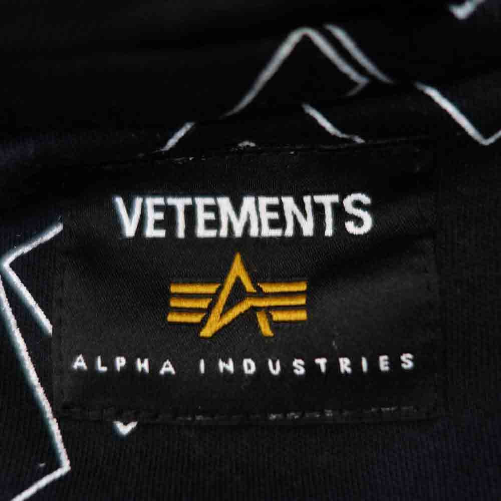 VETEMENTS ヴェトモン 18SS MSS18JA46 ALPHA アルファ Reversible Oversized Bomber Jacket オーバーサイズ リバーシブル ボンバー ジャケット ブラック系【中古】
