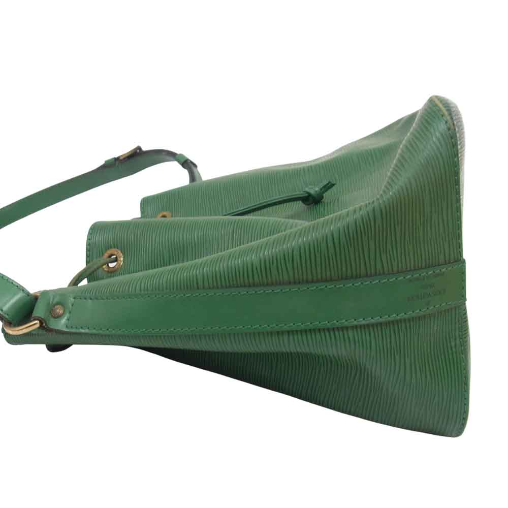 美品✨ルイヴィトン　エピプチノエ　ショルダーバッグ　巾着型グリーン　M44107