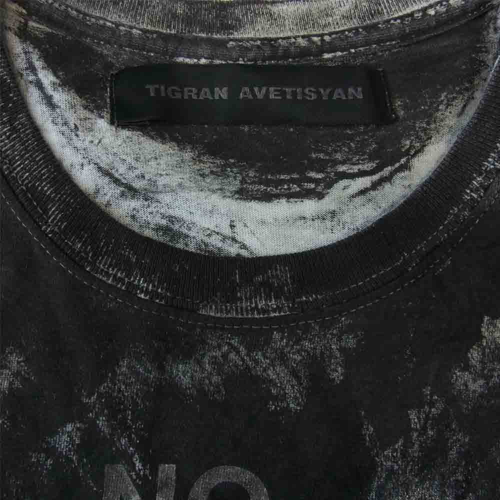 ティグランアヴェティスヤン × TRADING MUSEUM COMME des GARCON 17AW トレーディングミュージアム コムデギャルソン 缶詰 ステッチデザイン ハンドペイント 半袖 Tシャツ ブラック系【中古】