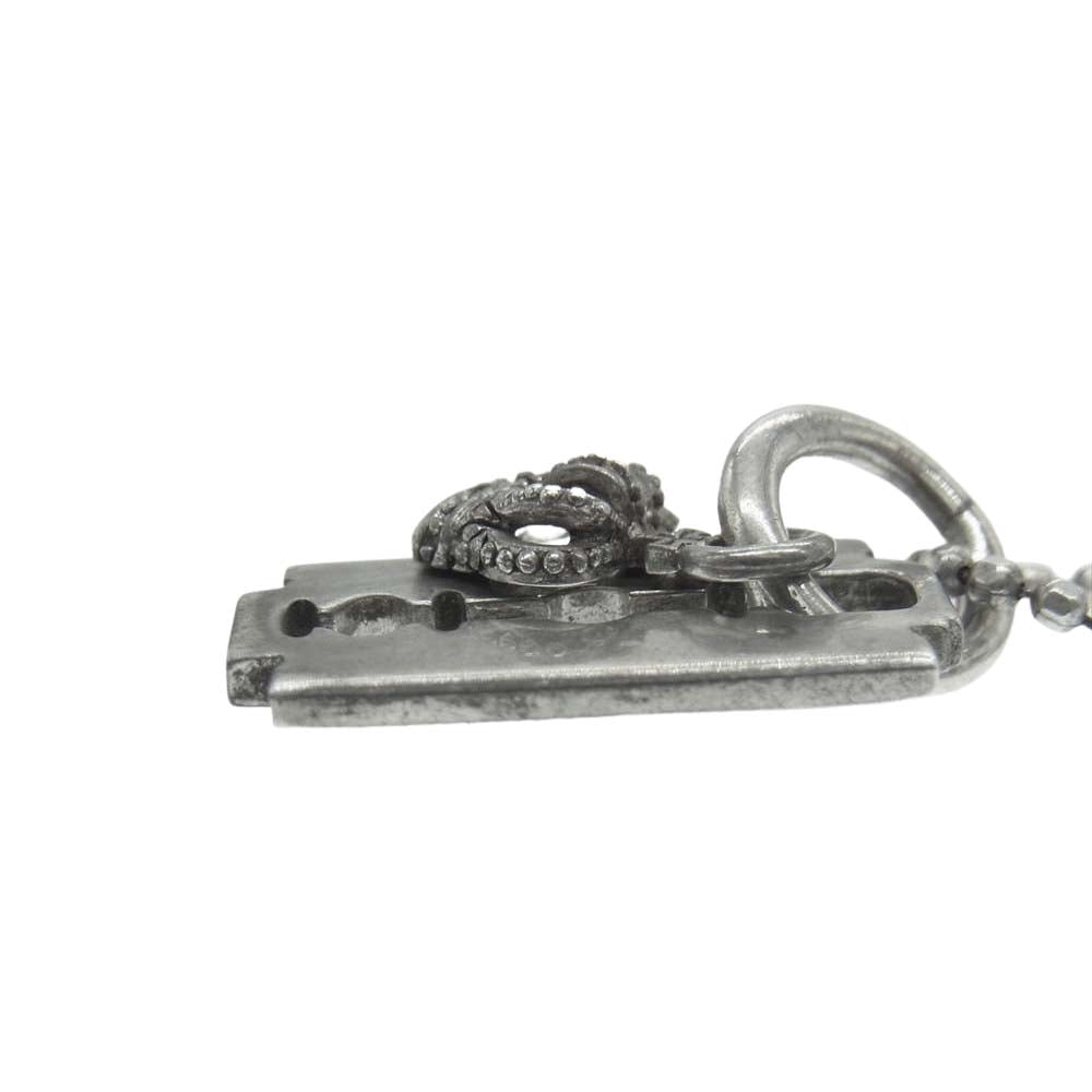 Justin Davis ジャスティンデイビス SNJ263 VICIOUS THOUGHTS ヴィシャス ソーツ カミソリ クラウン ネックレス シルバー系【中古】