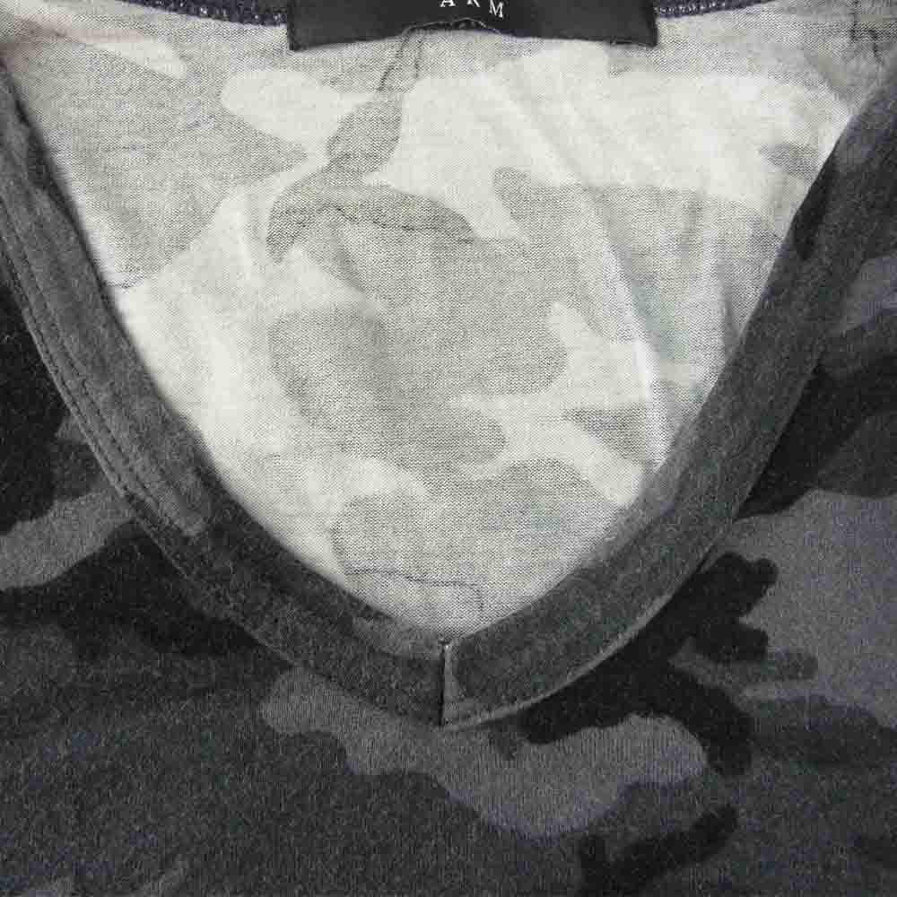 AKM エイケイエム 16SS T028-CTN039 CAMO BORDER V－NECK S/S 迷彩 ボーダー Vネック 半袖 Tシャツ グレー系 M【中古】