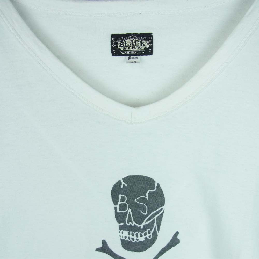 BLACK SIGN ブラックサイン RITUAL SKULL V-Neck スカル プリント Vネック 半袖 Tシャツ ホワイト系 42【中古】