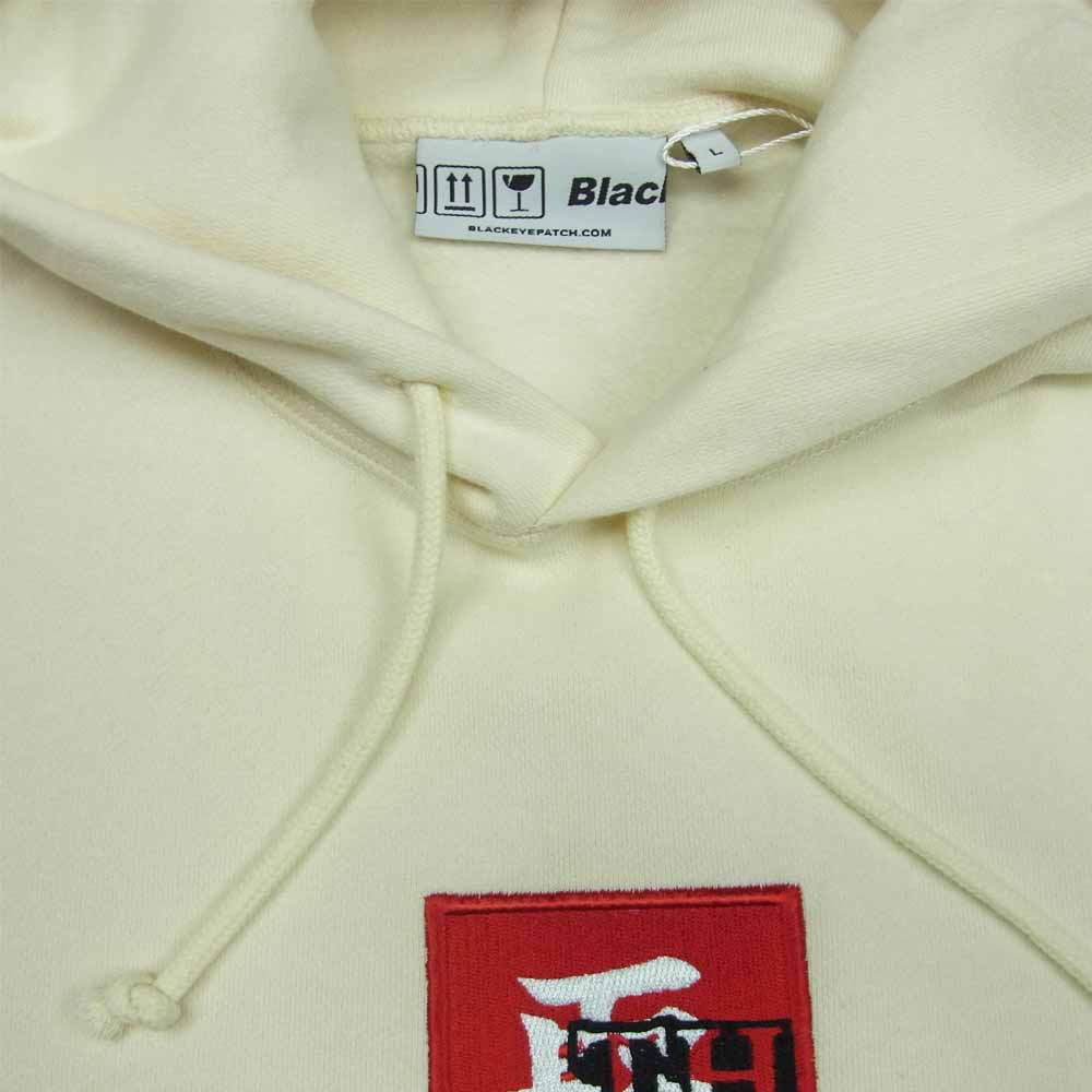 ブラックアイパッチ BEPFW21TP26 HANDLE WITH CARE LABEL HOODIE 取扱注意 フーディ パーカー オフホワイト系 L【新古品】【未使用】【中古】