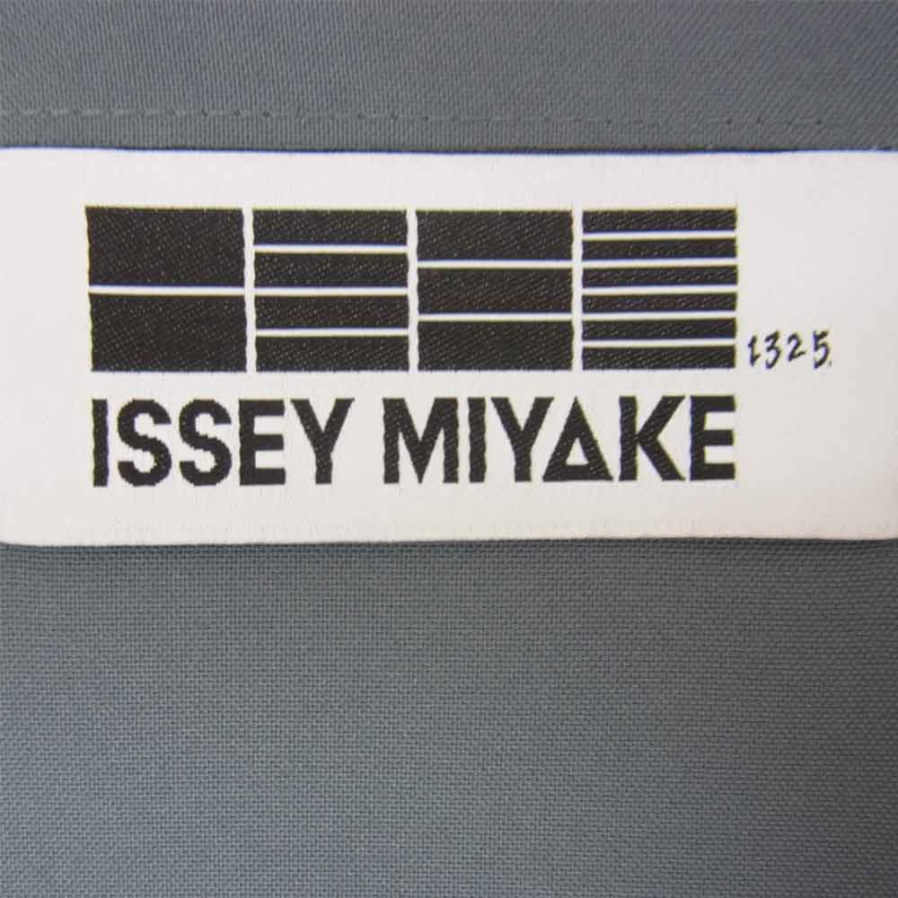 ISSEY MIYAKE イッセイミヤケ 132.5 IL03FO306 FOLD SQUARE 平面立体 スリーブ スクエア ジャケット グレー系 サイズ表記無【美品】【中古】
