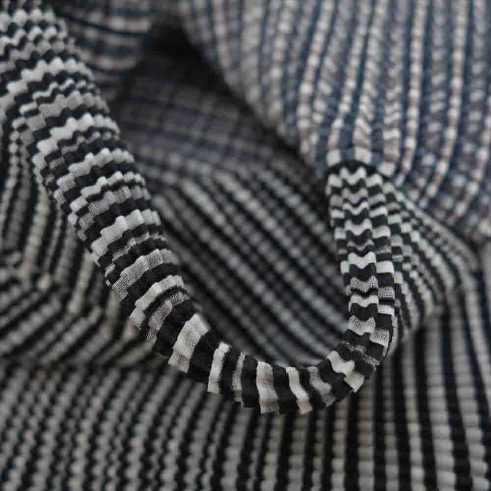 イッセイミヤケ プリーツ PP16FJ211 ボックスプリーツ ストライプ ボトルネック カットソー 半袖 黒 ブラック系 ホワイト系 3【美品】【中古】