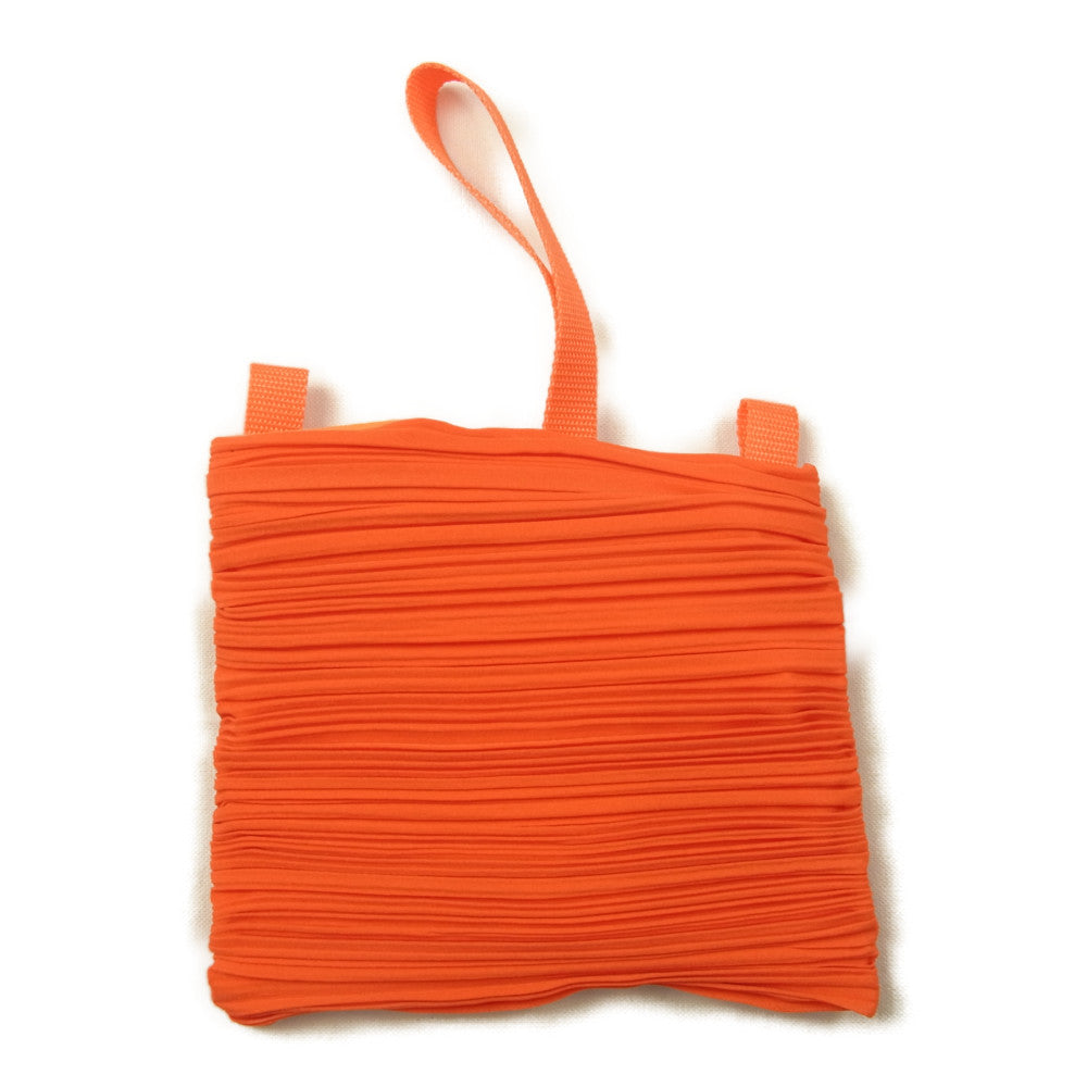 PLEATS PLEASE プリーツプリーズ イッセイミヤケ プリーツ加工 トライアングル ポーチ レッド レッド系【美品】【中古】