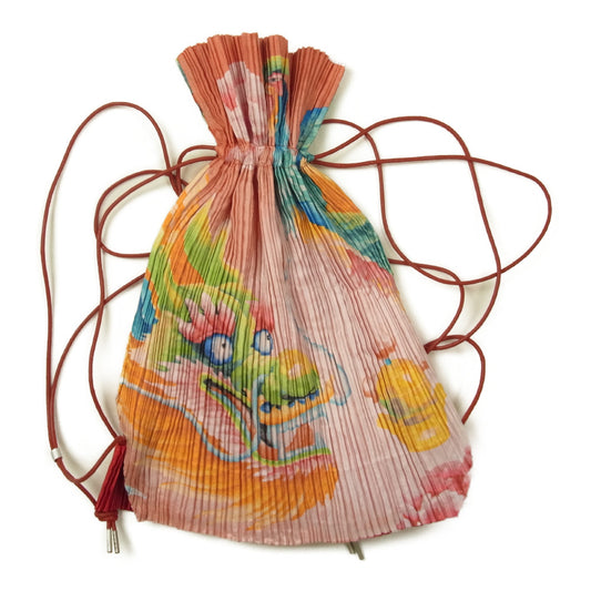 PLEATS PLEASE プリーツプリーズ イッセイミヤケ PP81-AG032 プリーツ加工 チャイナ 中国 龍 縁起 柄 巾着 リュック バッグ マルチカラー系【美品】【中古】