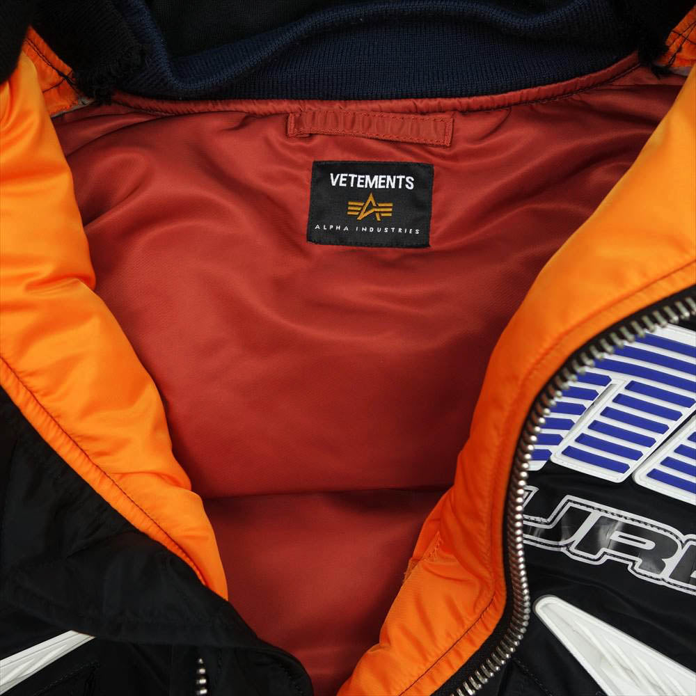 VETEMENTS ヴェトモン ALPHA INDUSTRIES Racing bomber jacket アルファ 再構築 レーシング ボンバー ジャケット ブラック系 M【中古】