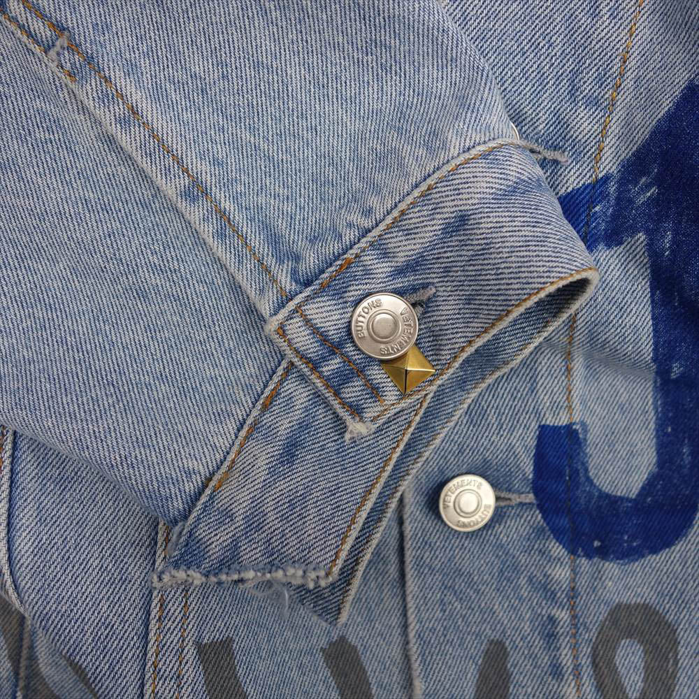 VETEMENTS ヴェトモン USS193003  オーバーサイズ グラフィックペイント スパイクスタッズ デニム ジャケット インディゴブルー系 M【中古】
